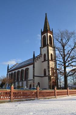 Die Pfarrkirche Mari Himmelfahrt in Leutersdorf.